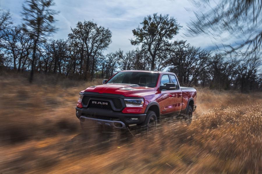  Dodge Ram 1500 Rebel Quad Cab (DT) 2018 года  (фото 5 из 36)